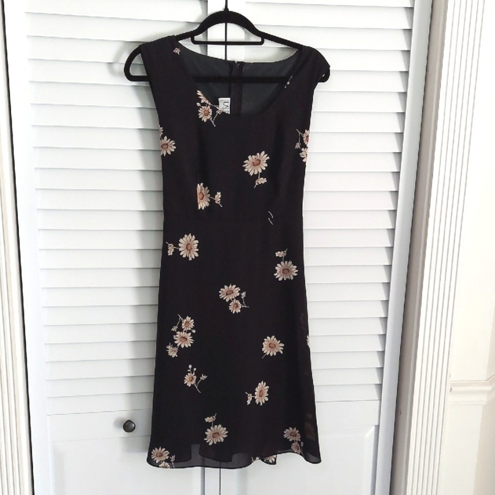 LaBelle Dress, Size 12, Vintage 90s, Daisy Pattern On Black, Lined, Sleeveless